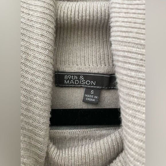 89th & Madison, 2-Time Gray & Cream Block, Oversized Sweater Dress - Picture 4 of 5